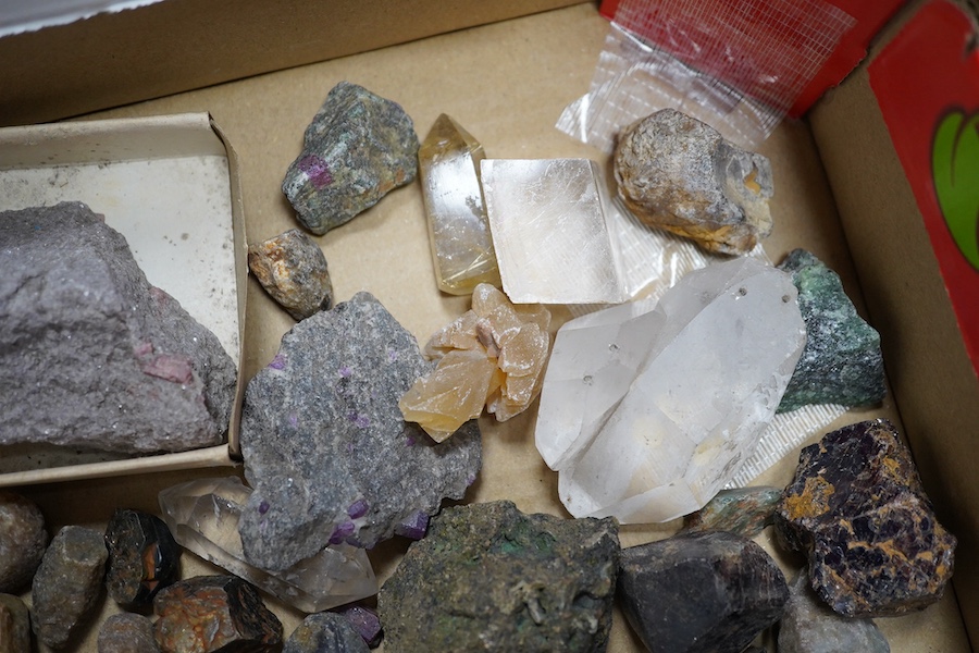 A quantity of assorted small rocks and minerals. Condition - poor to fair